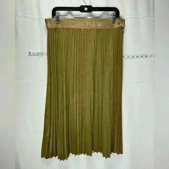 Excellent Cond, DKNY, Velvet-like pleated skirt w/ elastic waistband. Green - Picture 4 of 14